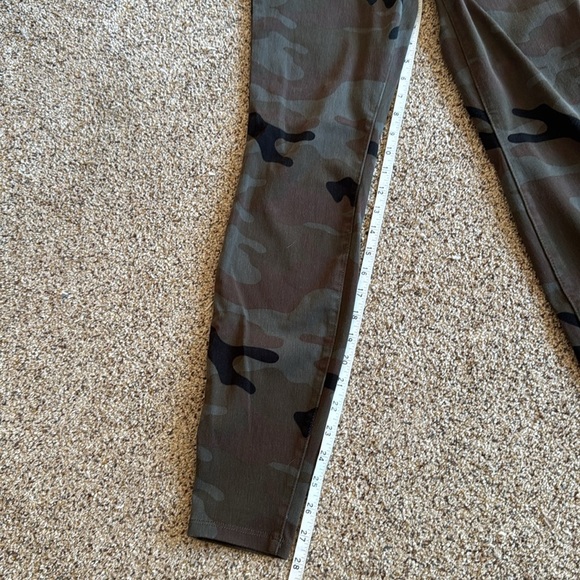 Time and Tru Camo Jeggings Size Small EUC - Picture 2 of 7